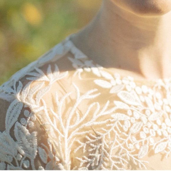 Two piece handmade silk & lace wedding dress - Picture 4 of 7